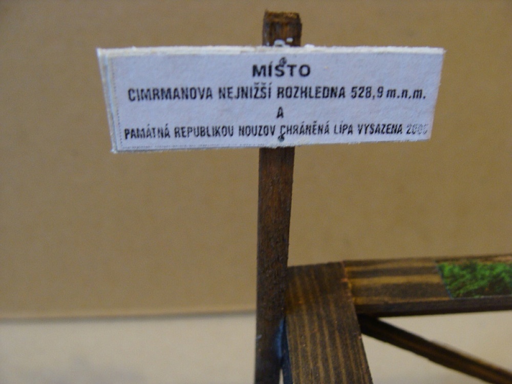 Cimrmanova nejmenší rozhledna na světě (Plná velikost v novém okně) Cimrmanova nejmenší rozhledna na světě