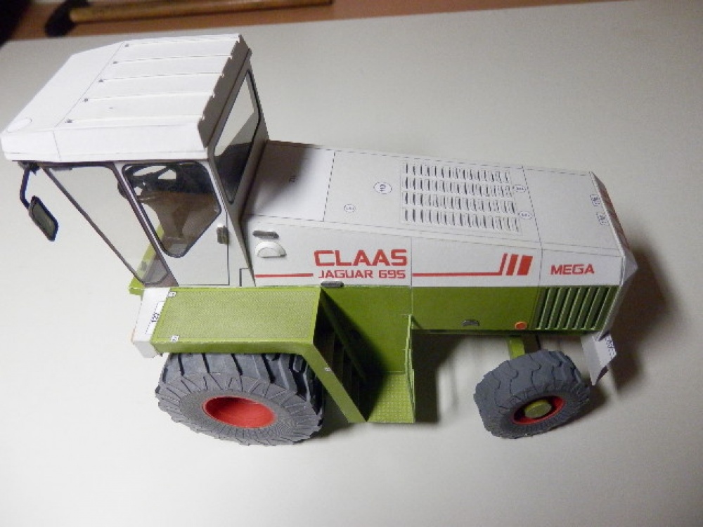 CLAAS JAGUAR 695 (Plná velikost v novém okně) CLAAS JAGUAR 695