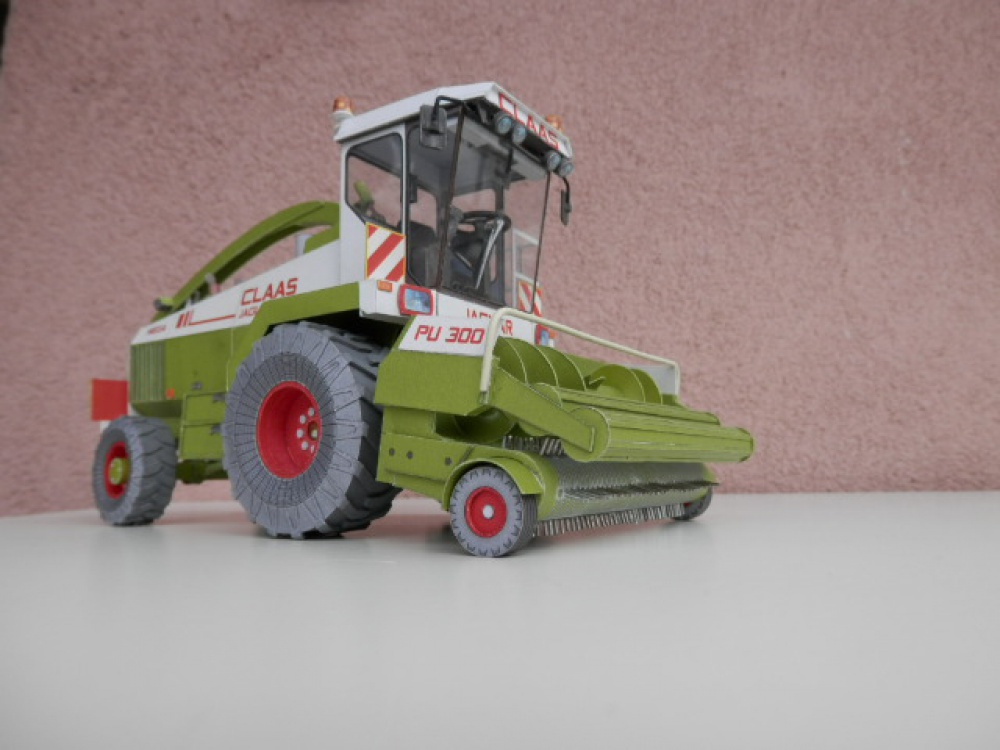 CLAAS JAGUAR 695 (Plná velikost v novém okně) CLAAS JAGUAR 695
