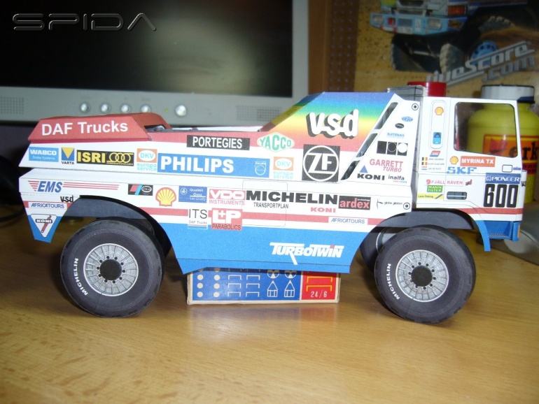 DAF TURBOTWIN X1 (Plná velikost v novém okně) DAF TURBOTWIN X1