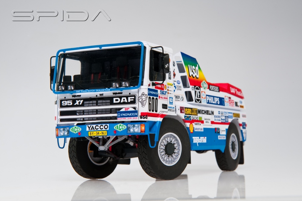 DAF TURBOTWIN X1 (Plná velikost v novém okně) DAF TURBOTWIN X1