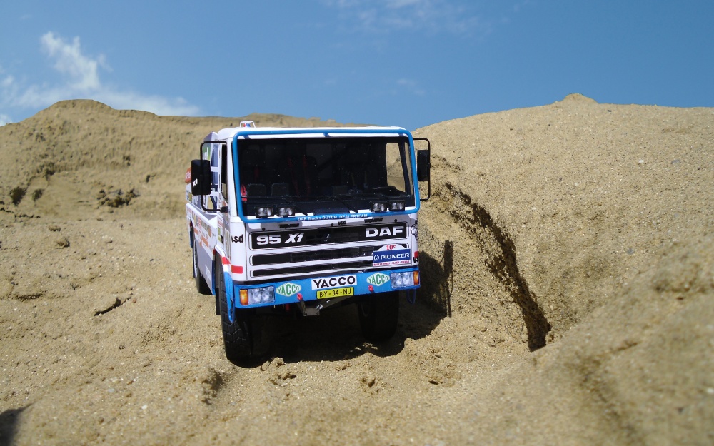 DAF TURBOTWIN X1 (Plná velikost v novém okně) DAF TURBOTWIN X1