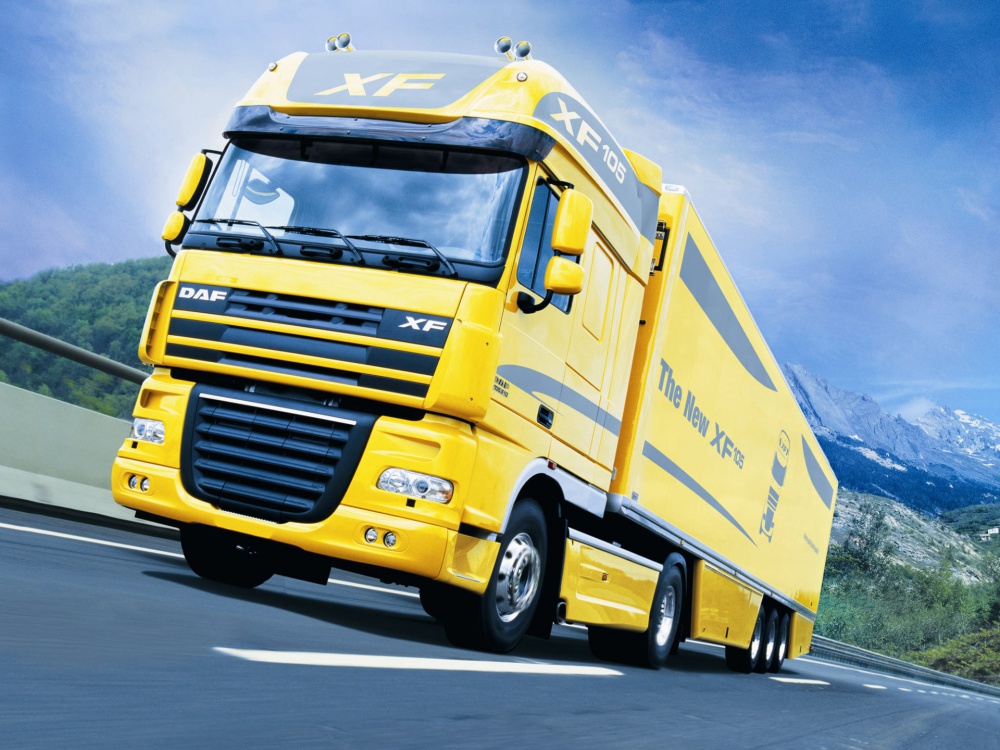 DAF 105 XF (Plná velikost v novém okně) DAF 105 XF