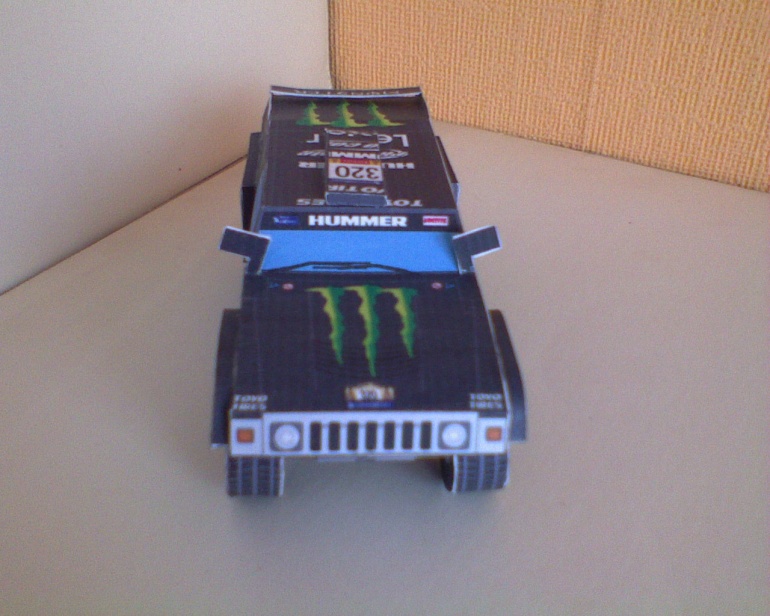 Dakar trucks and cars (Plná velikost v novém okně) Dakar trucks and cars