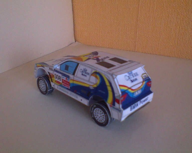 Dakar trucks and cars (Plná velikost v novém okně) Dakar trucks and cars