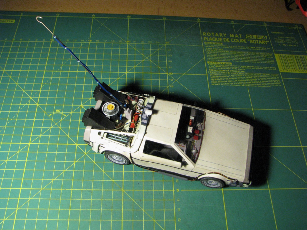 DeLorean DMC-12 (Plná velikost v novém okně) DeLorean DMC-12