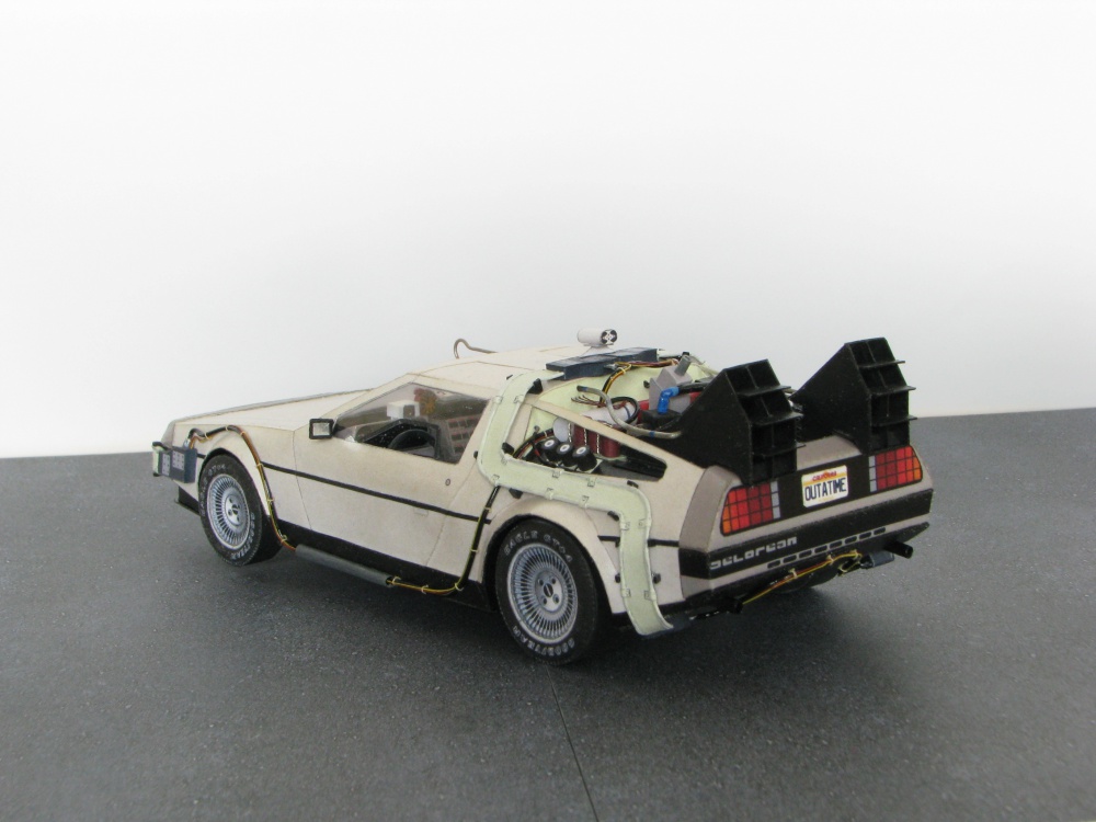 DeLorean DMC-12 (Plná velikost v novém okně) DeLorean DMC-12