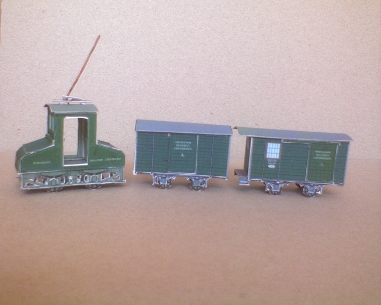 Diesel loco, Electric loco & cars (Plná velikost v novém okně) Diesel loco, Electric loco & cars