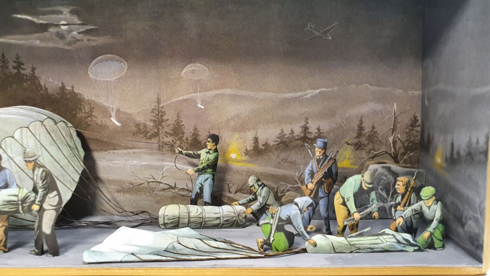 Diorama - obrázky v krabičce (Plná velikost v novém okně) Diorama - obrázky v krabičce
