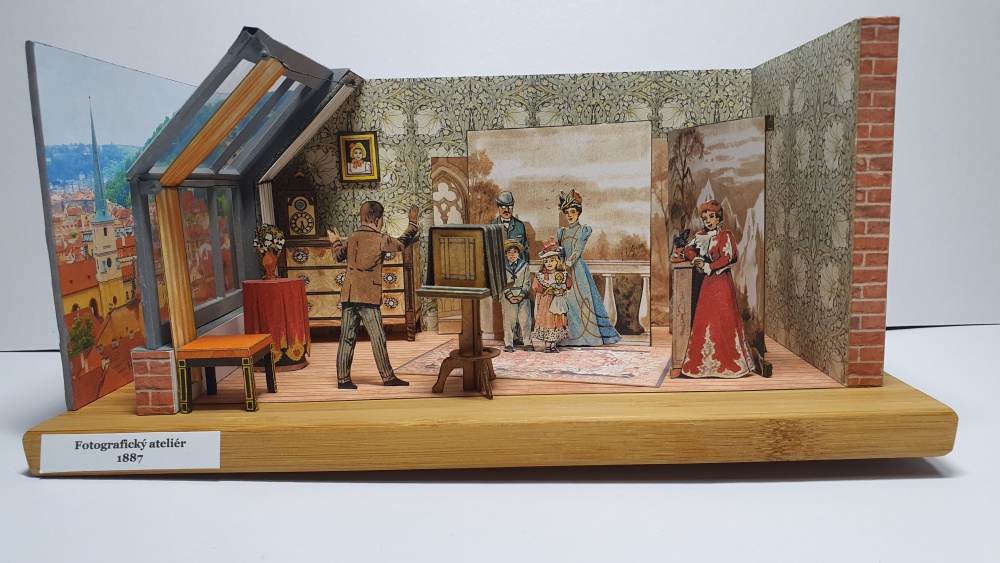 Diorama - obrázky v krabičce (Plná velikost v novém okně) Diorama - obrázky v krabičce