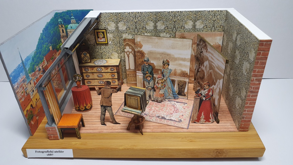 Diorama - obrázky v krabičce (Plná velikost v novém okně) Diorama - obrázky v krabičce