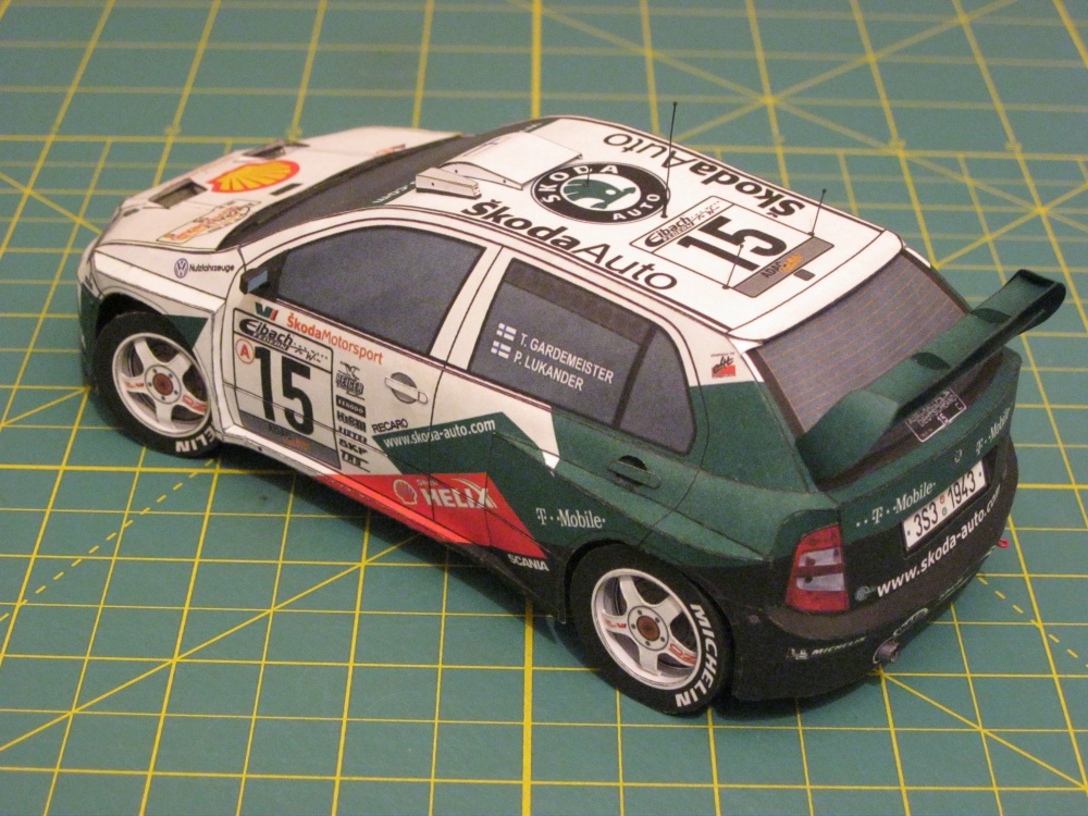 Škoda Fabia WRC (Plná velikost v novém okně) Škoda Fabia WRC