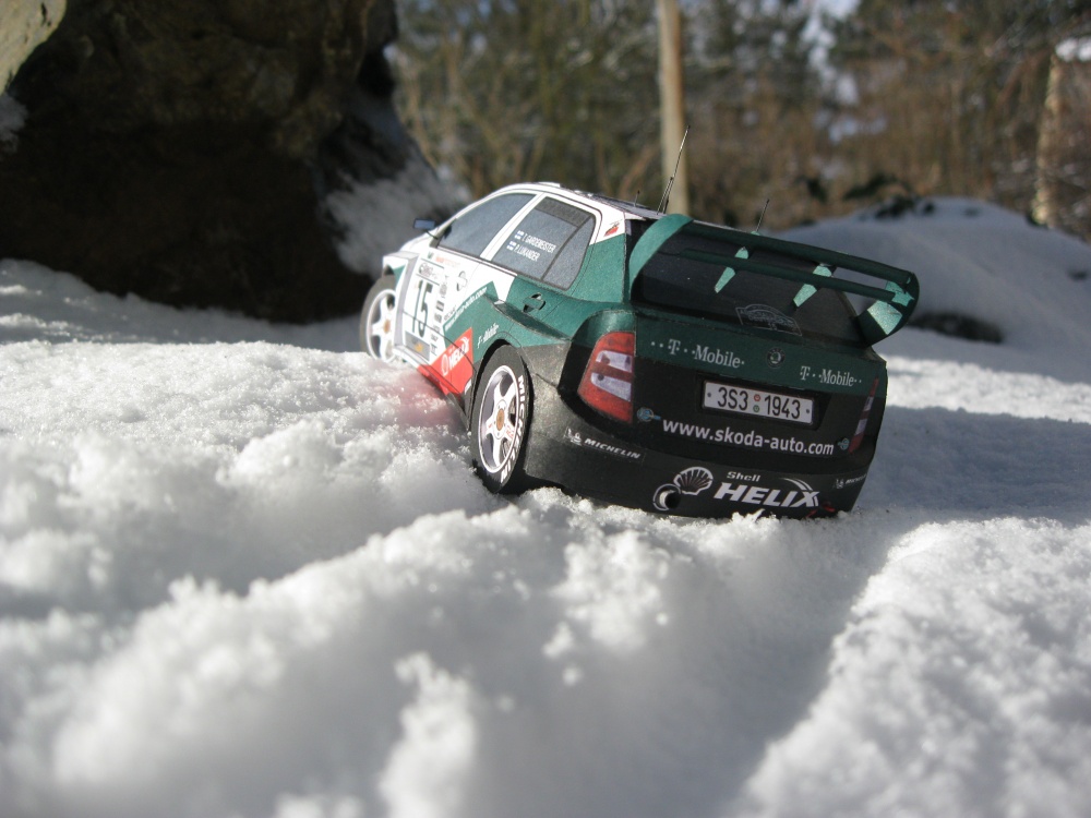 Škoda Fabia WRC (Plná velikost v novém okně) Škoda Fabia WRC