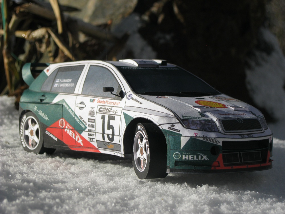 Škoda Fabia WRC (Plná velikost v novém okně) Škoda Fabia WRC