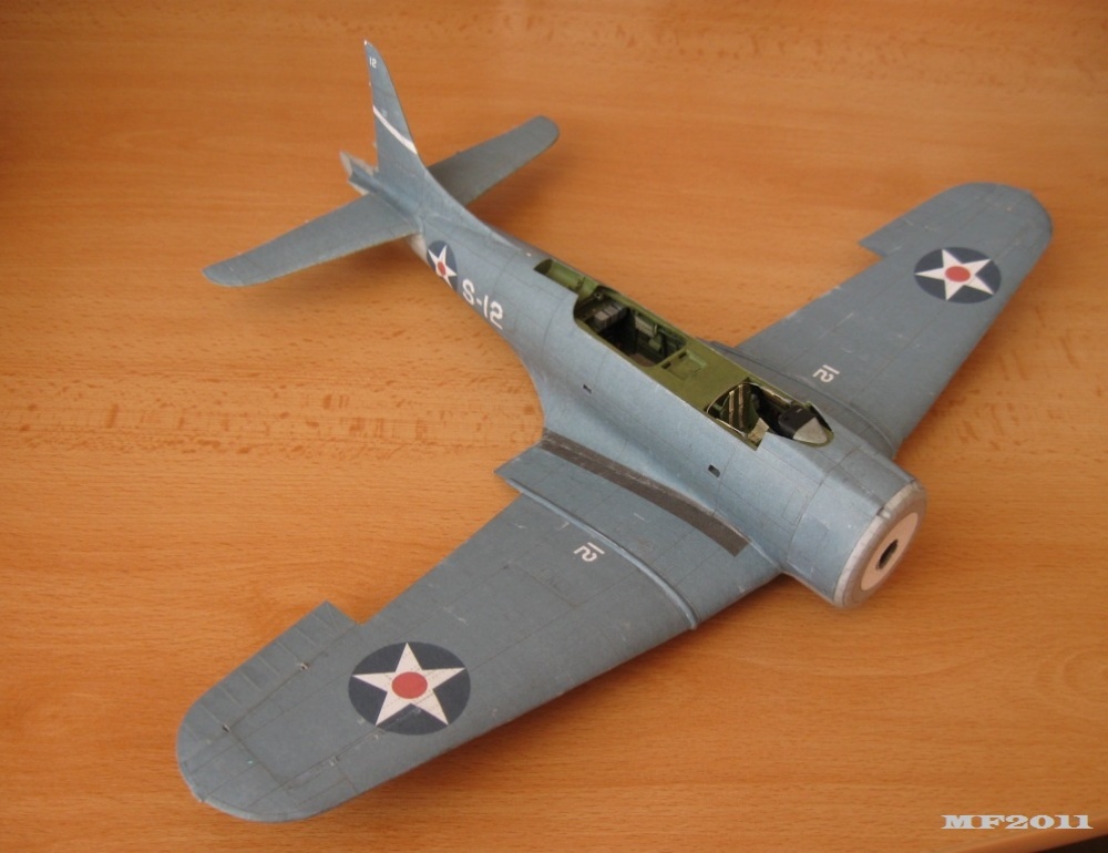 Douglas SBD-3 Dauntless (Plná velikost v novém okně) Douglas SBD-3 Dauntless