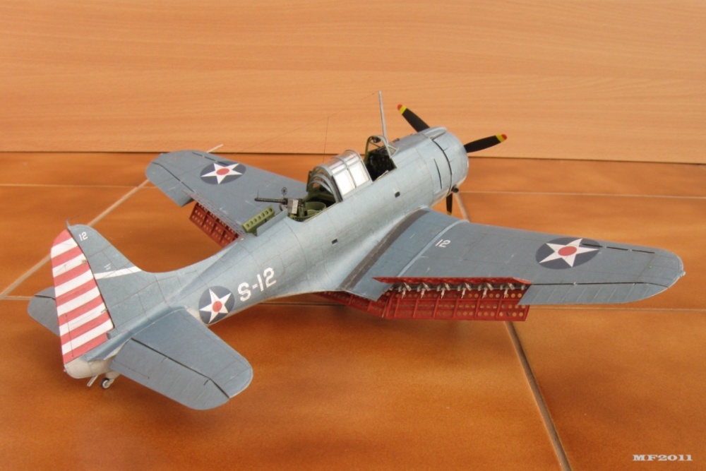 Douglas SBD-3 Dauntless (Plná velikost v novém okně) Douglas SBD-3 Dauntless