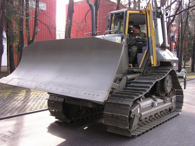 Dozer D5N (Plná velikost v novém okně) Dozer D5N