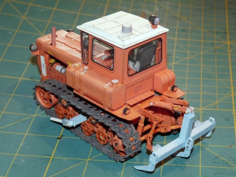 DT 75 DT 75