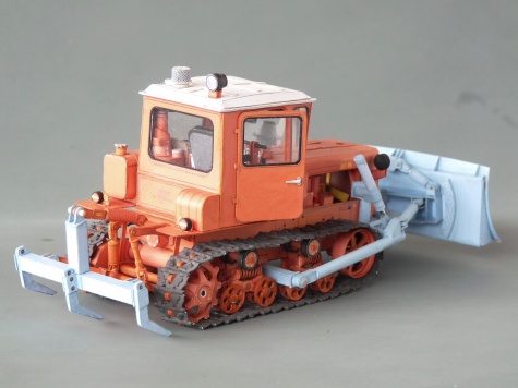 DT 75 DT 75
