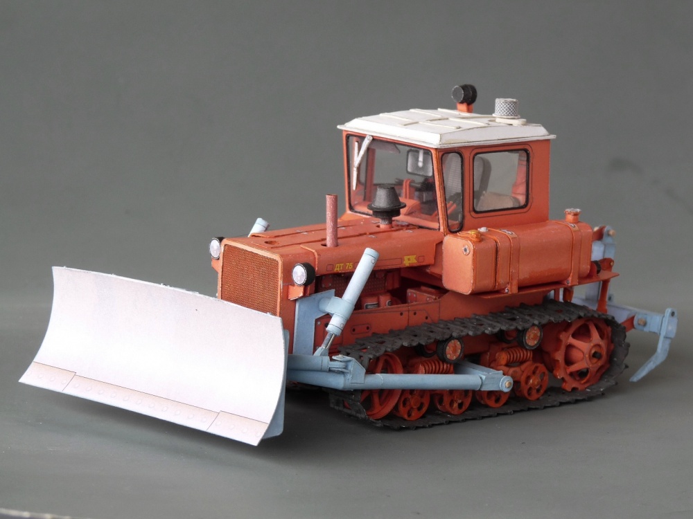 DT 75 (Plná velikost v novém okně) DT 75