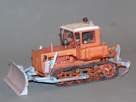 DT 75 DT 75
