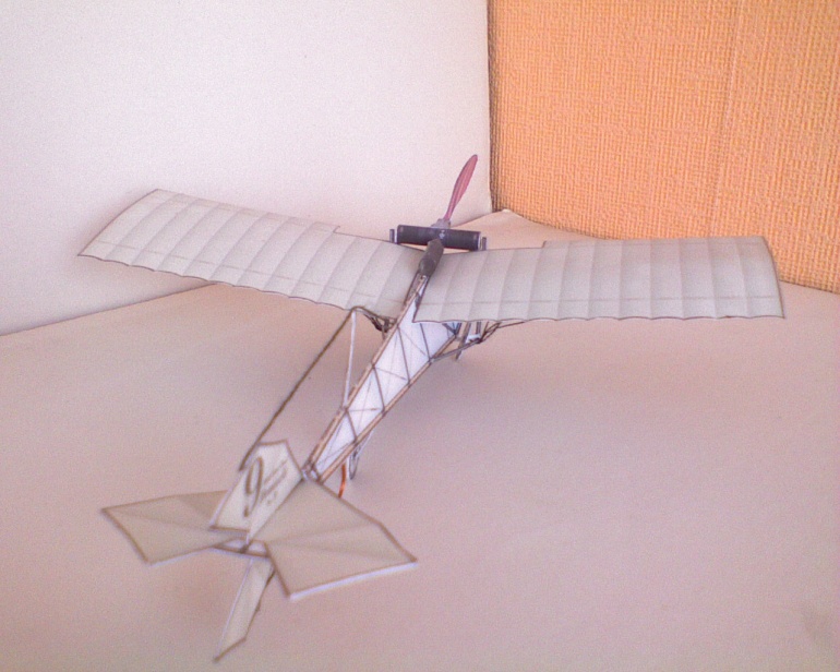 Early Flying Machines (Plná velikost v novém okně) Early Flying Machines