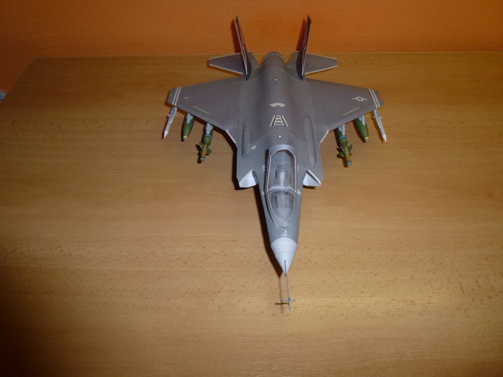 F 35 Lightning II (Plná velikost v novém okně) F 35 Lightning II