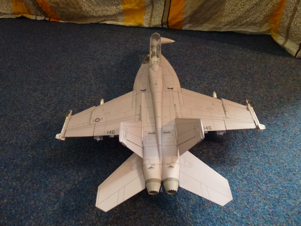 F/A-18F Super Hornet (Plná velikost v novém okně) F/A-18F Super Hornet