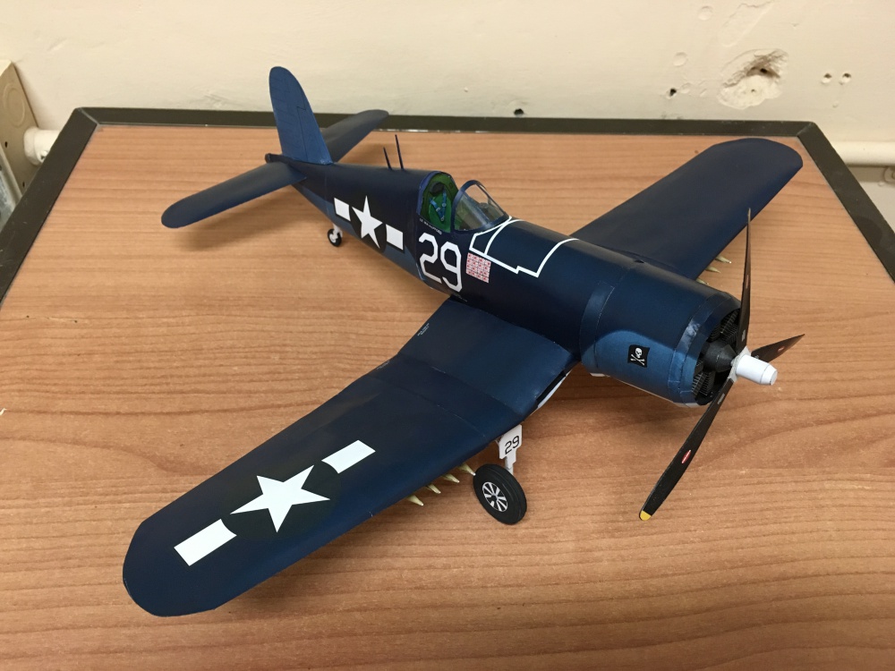 F4U Corsair (Plná velikost v novém okně) F4U Corsair