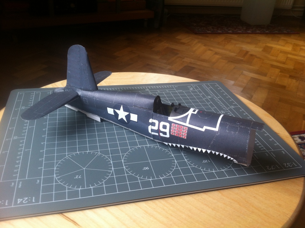F4U Corsair (Plná velikost v novém okně) F4U Corsair