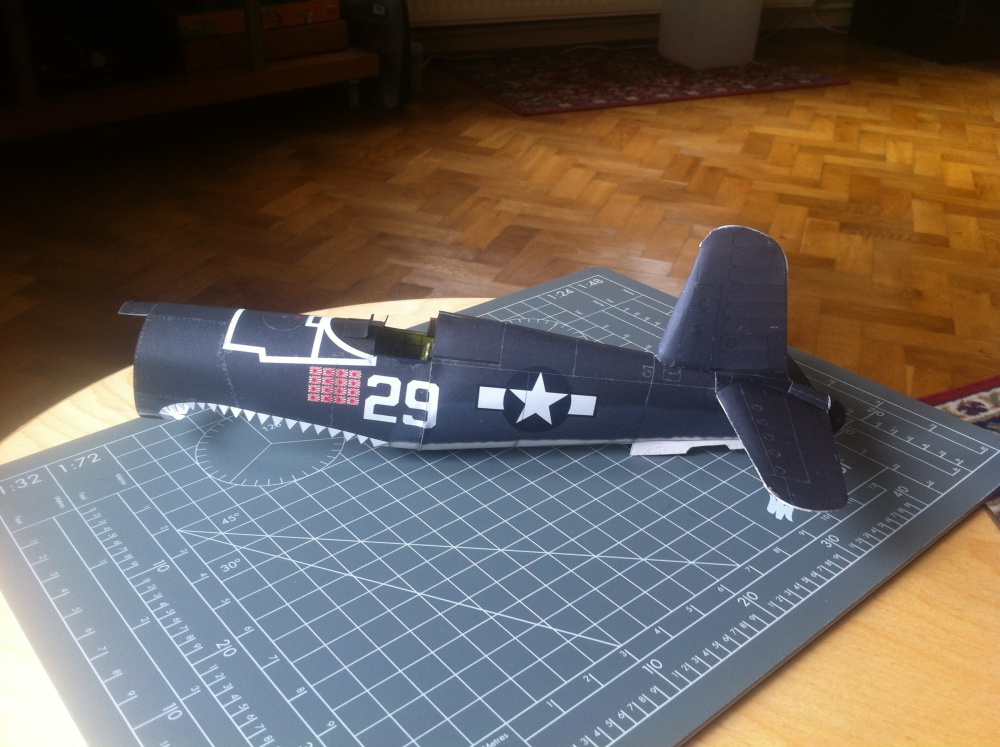 F4U Corsair (Plná velikost v novém okně) F4U Corsair
