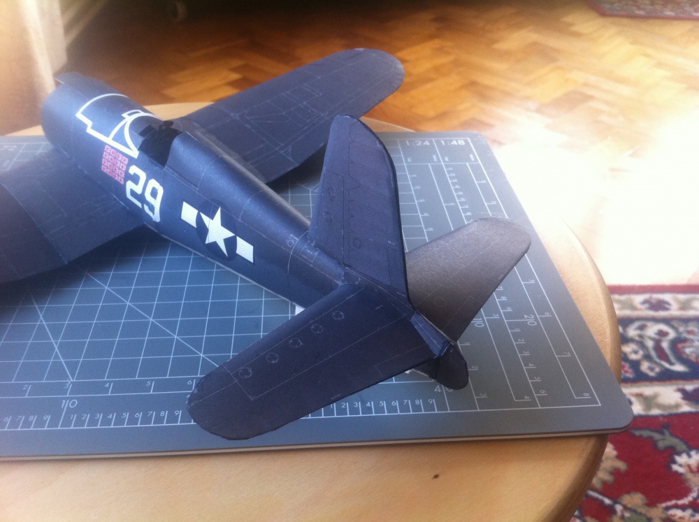F4U Corsair (Plná velikost v novém okně) F4U Corsair