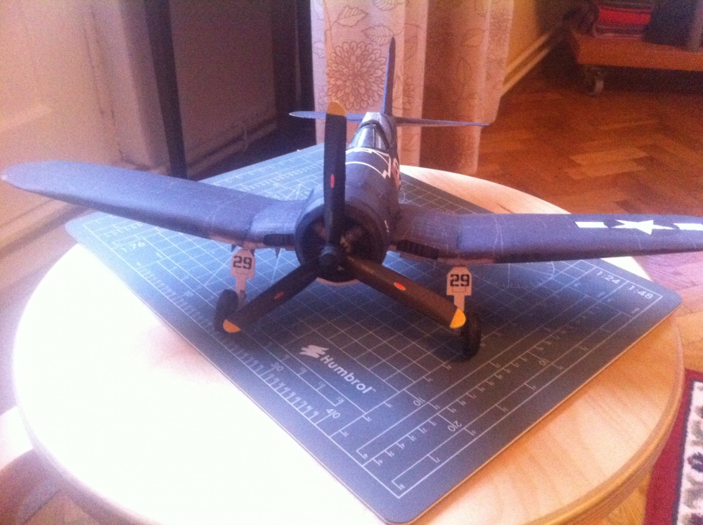 F4U Corsair (Plná velikost v novém okně) F4U Corsair
