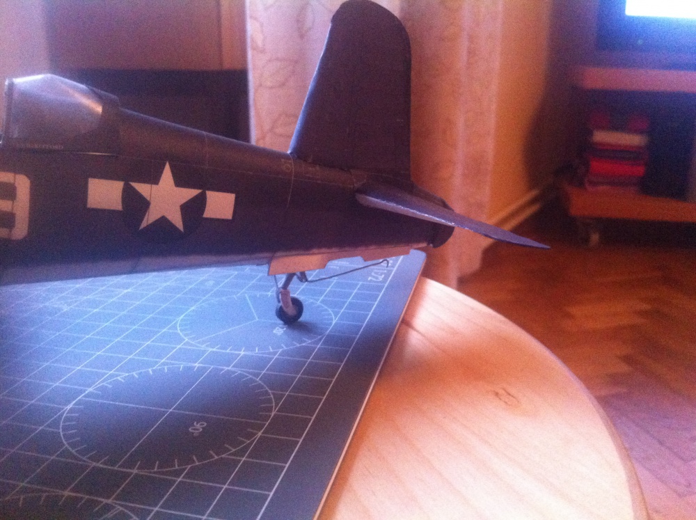 F4U Corsair (Plná velikost v novém okně) F4U Corsair