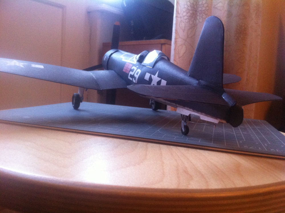 F4U Corsair (Plná velikost v novém okně) F4U Corsair