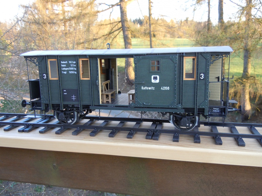 270585