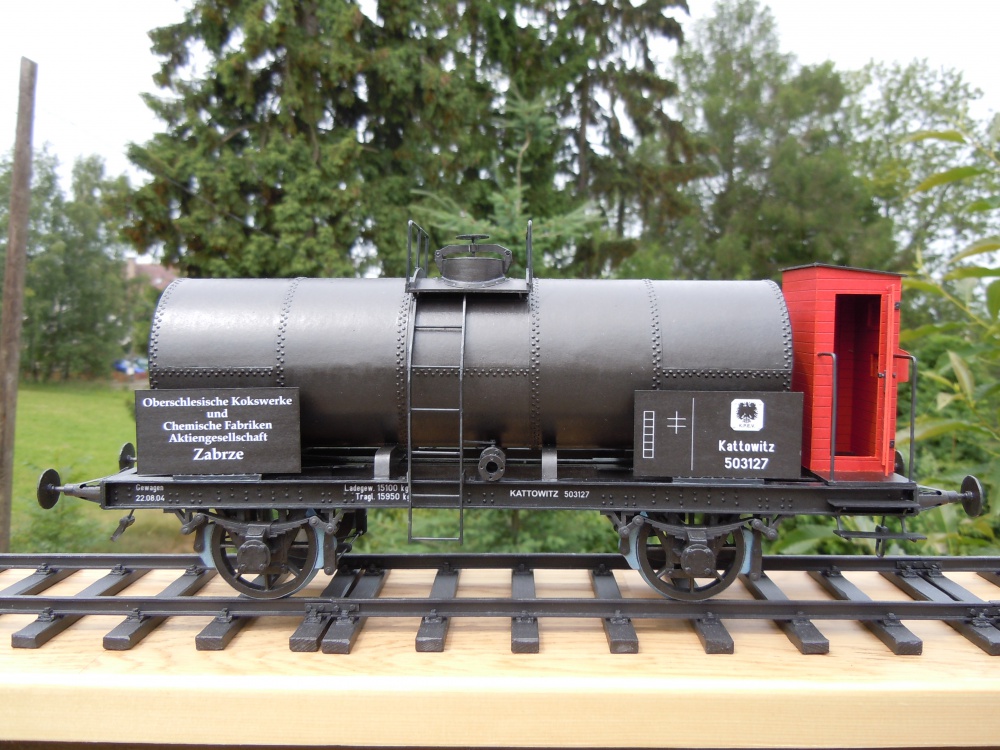 274070