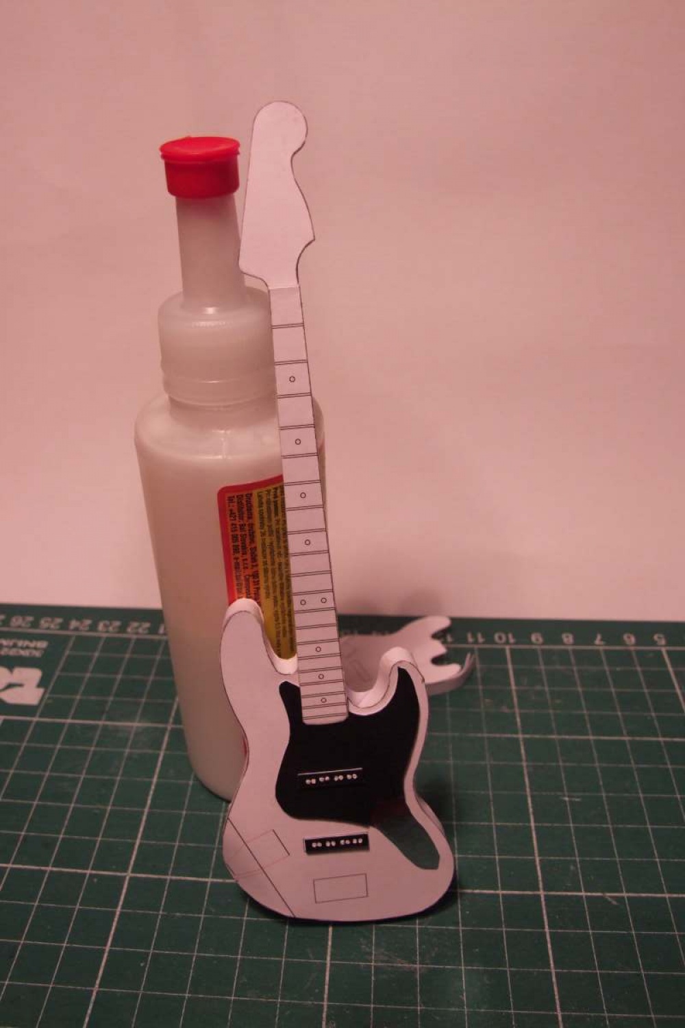 Fender Jazz Bass (Plná velikost v novém okně) Fender Jazz Bass