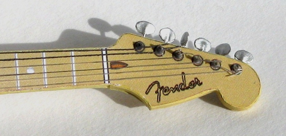 Fender Stratocaster (Plná velikost v novém okně) Fender Stratocaster