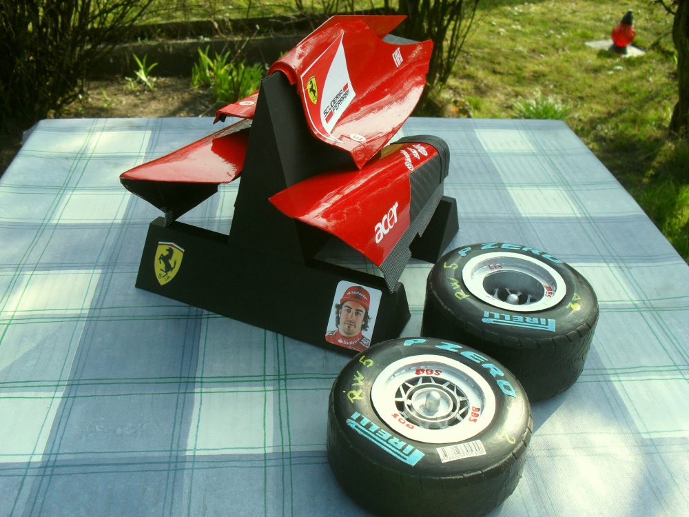 FERRARI F 150 th Itália Anglie 2011 (Plná velikost v novém okně) FERRARI F 150 th Itália Anglie 2011