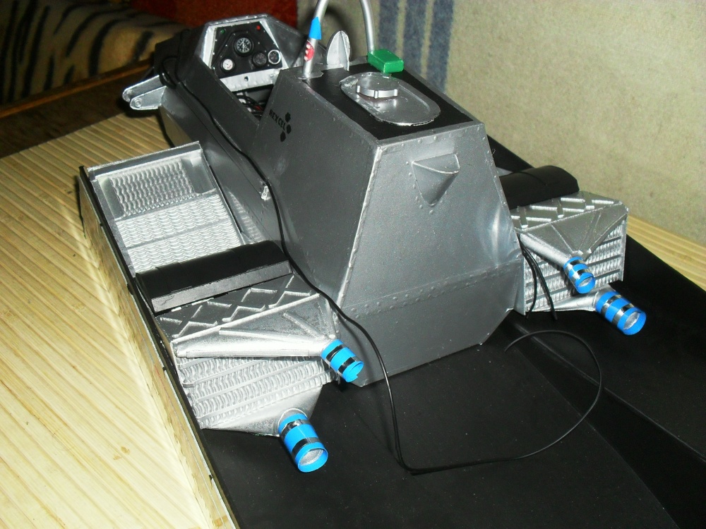230698