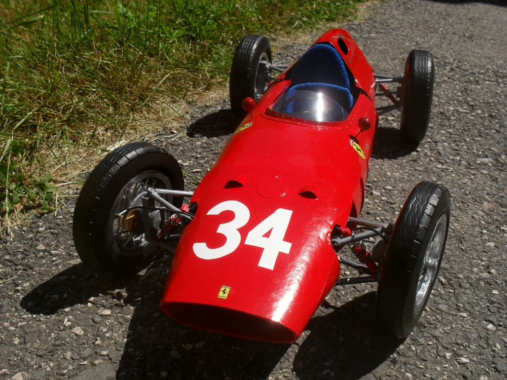 FERRARI 246 P Monako 1960 (Plná velikost v novém okně) FERRARI 246 P Monako 1960