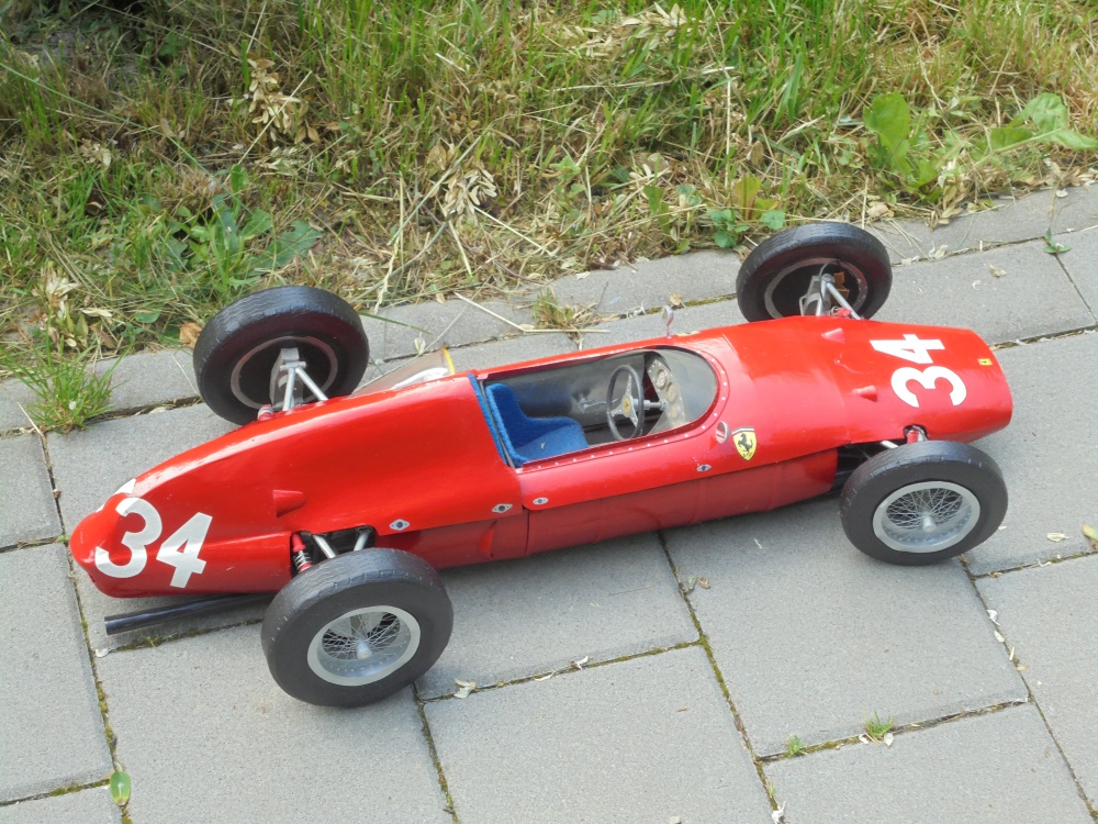 FERRARI 246 P Monako 1960 (Plná velikost v novém okně) FERRARI 246 P Monako 1960