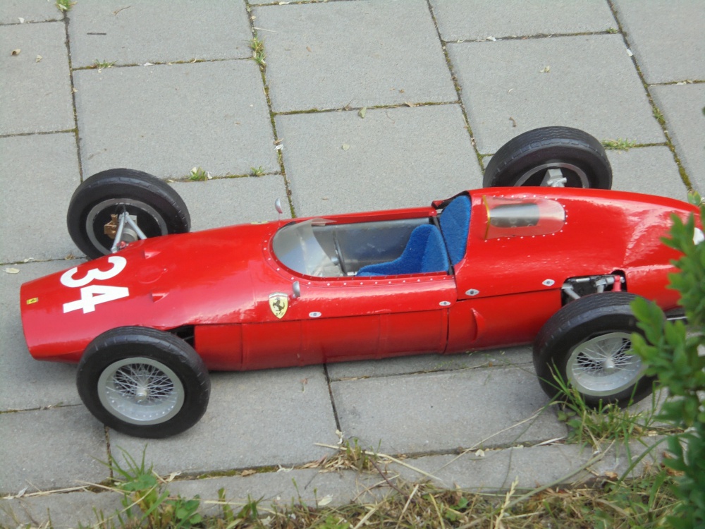 FERRARI 246 P Monako 1960 (Plná velikost v novém okně) FERRARI 246 P Monako 1960