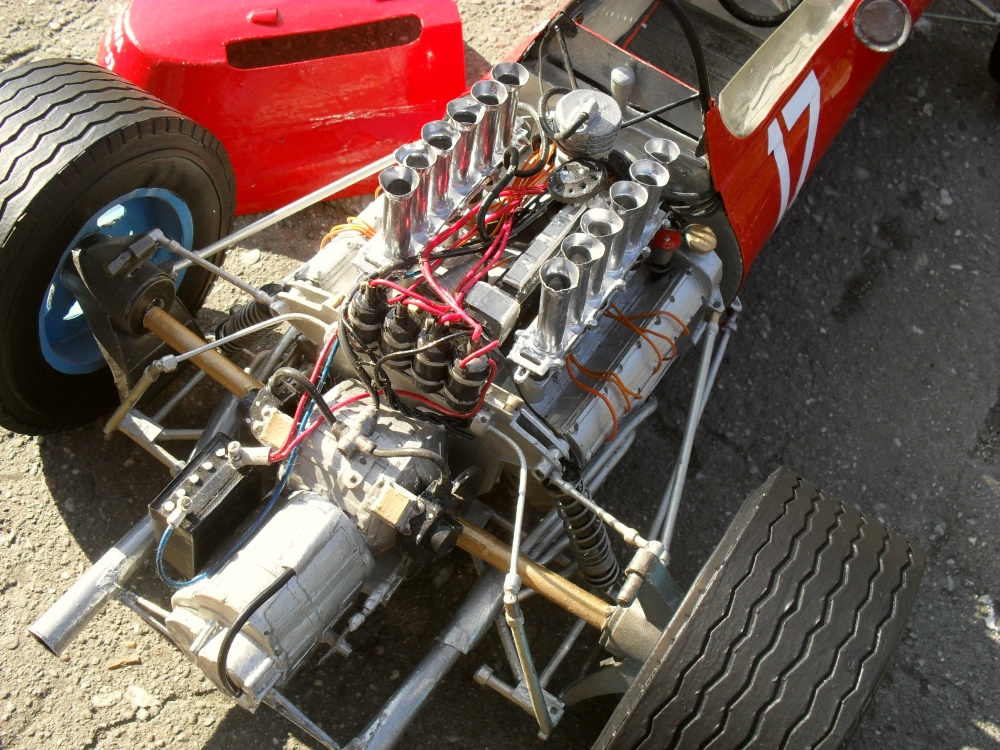 Ferrari 1512 Monako 1965 (Plná velikost v novém okně) Ferrari 1512 Monako 1965