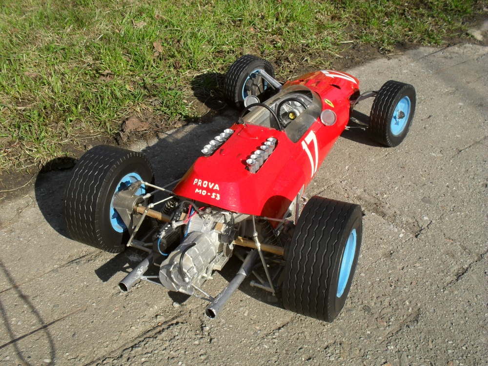 Ferrari 1512 Monako 1965 (Plná velikost v novém okně) Ferrari 1512 Monako 1965