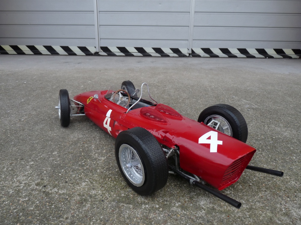 FERRARI 156 Itálie 1961 (Plná velikost v novém okně) FERRARI 156 Itálie 1961