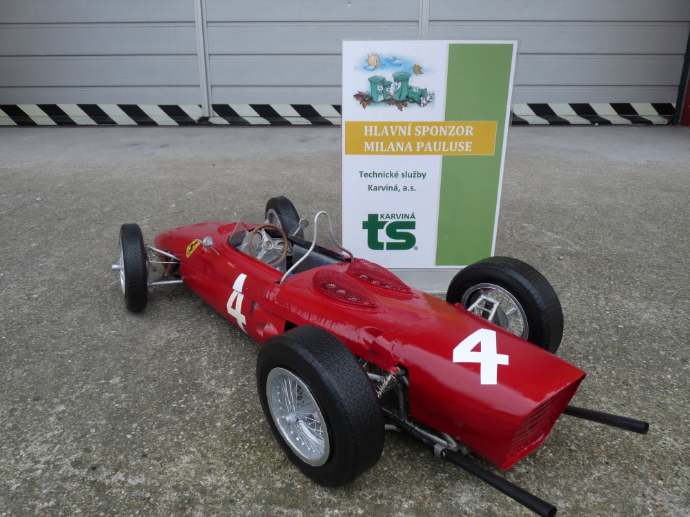 FERRARI 156 Itálie 1961 (Plnďż˝ velikost v novďż˝m oknďż˝) FERRARI 156 Itálie 1961