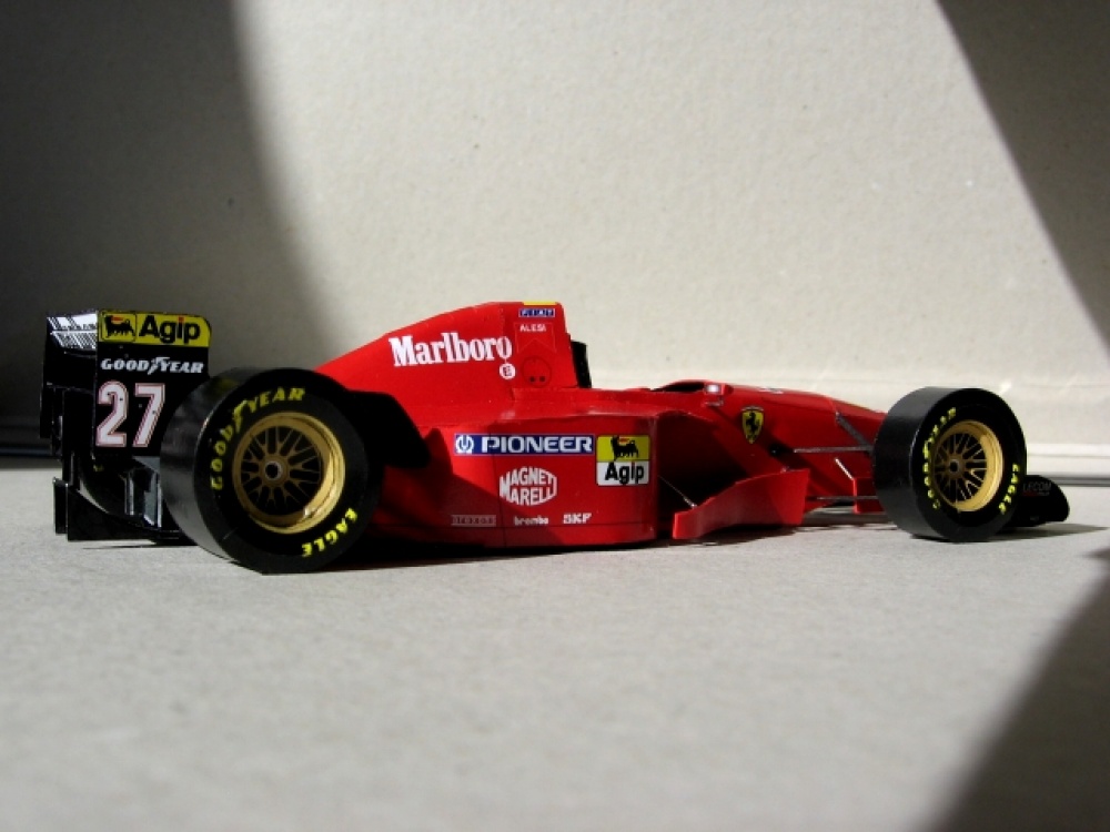Ferrari 412T2 - Jean Alesi - GP Canada 1995 (Plná velikost v novém okně) Ferrari 412T2 - Jean Alesi - GP Canada 1995