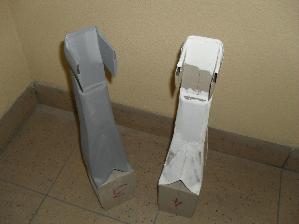 205300